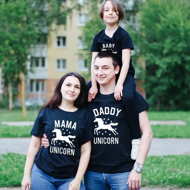 Одинаковые наряды для семьи футболка с принтом отца мамы дочки сына единорога