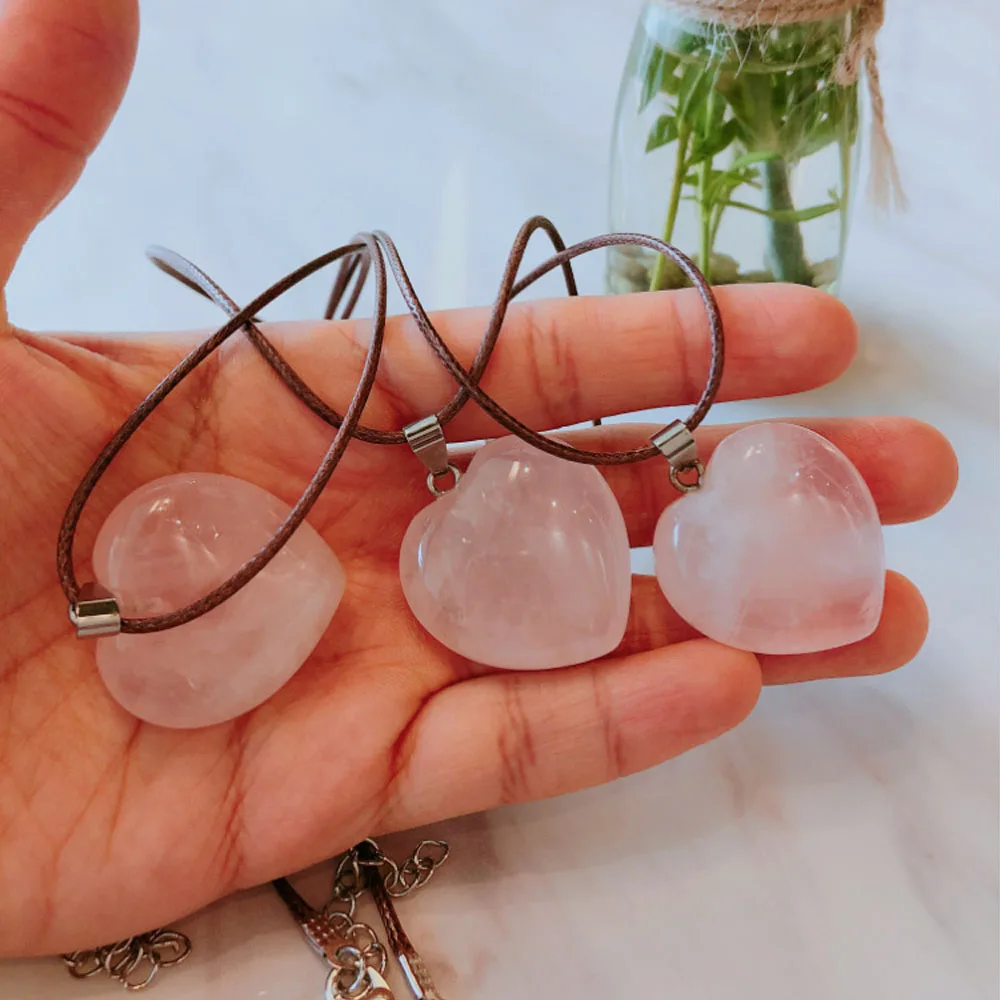 

1pc 25*25mm Natural Crystal Necklace Hibiscus Stone Heart Shaped Pendant Women's Jewelry