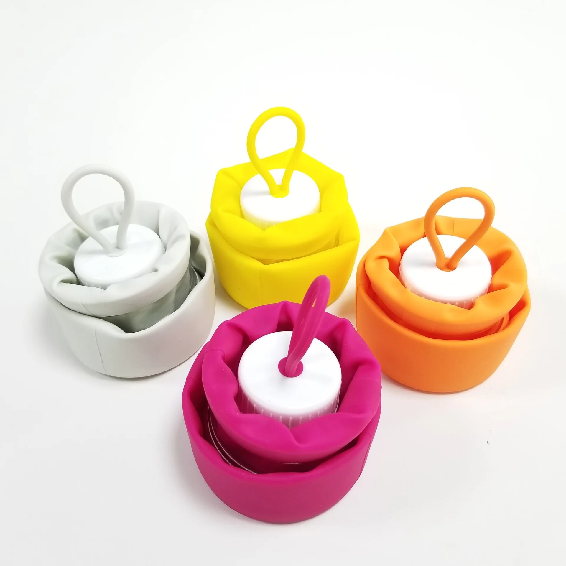 

Creative Silica Gel Telescopic Folding Kettle Outdoor Sports Multi-functional Portable Folding Kettle Multi-color