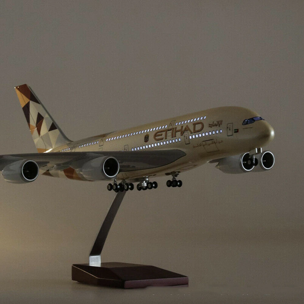 Детские игрушки 1/130 Etihad модель самолета A380 с светодиодный светильник Смола самолет 43 см модель самолета