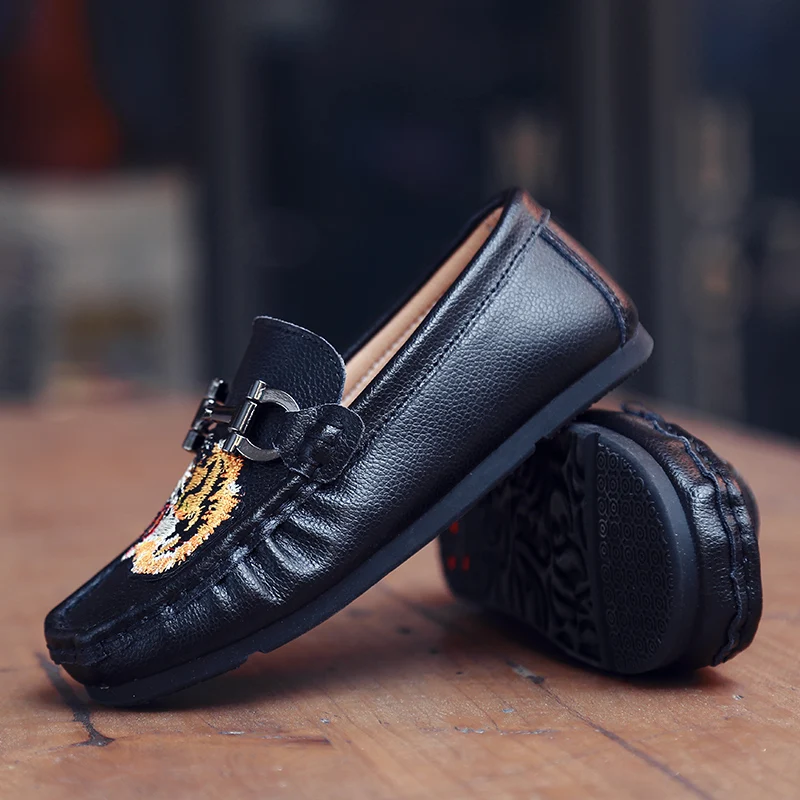 2020 Hot Boys Shoes Red Kids Girl Flats Casual Shoes Spring And Autumn Kids Moccasins Luxury Brand Children Soft Leather Loafer