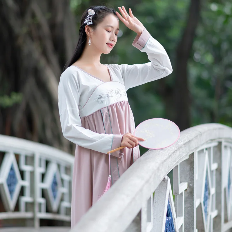1 Платье Hanfu с вышивкой в стиле ретро для мамы и дочки, пижамы, одежда для мамы, детей, женщин и маленьких девочек, платье для мамы и дочки - Цвет: 1
