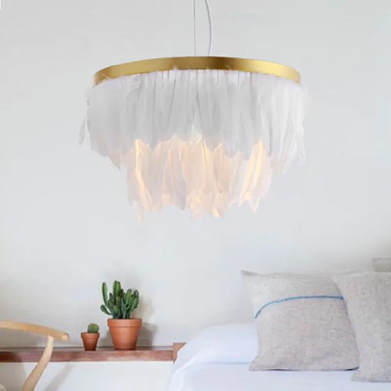 

Modern Creative Minimalist Feather Pendant Lights Round Hang Lamp for Bedroom Restaurant Children's Room Red Wedding Decoration