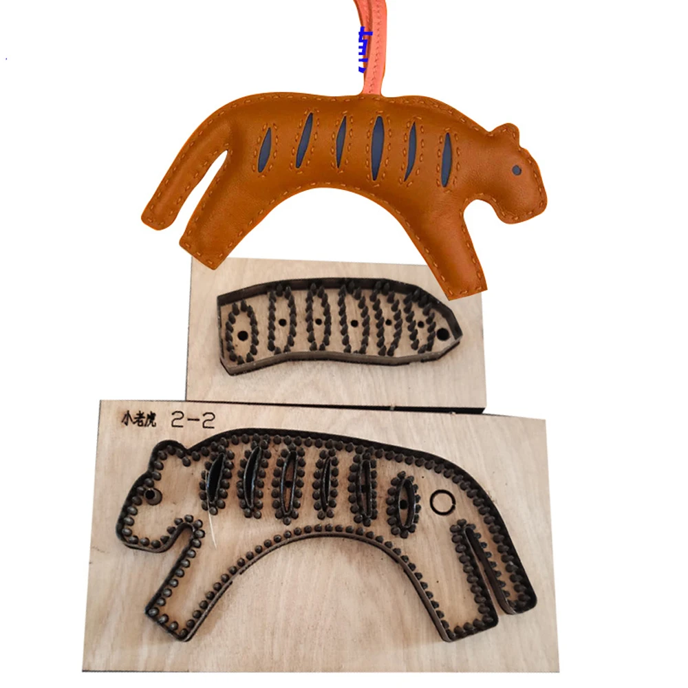 DIY leather craft tiger design hanging decoration die cutting knife mold metal hollowed punch tool blade 12x7cm | Дом и сад