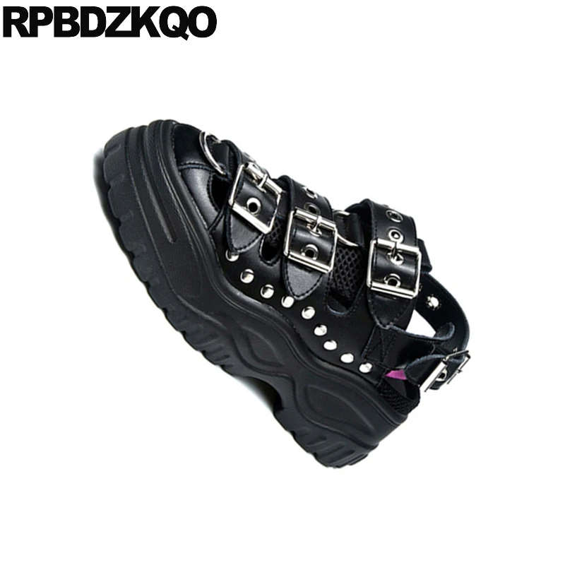 Танкетке Flatform высокое качество заклепка Rock Stud туфли кроссовки дизайнер сандалии женщины на платформе роскошь Harajuku закрытый носок гладиатор квартира Лето