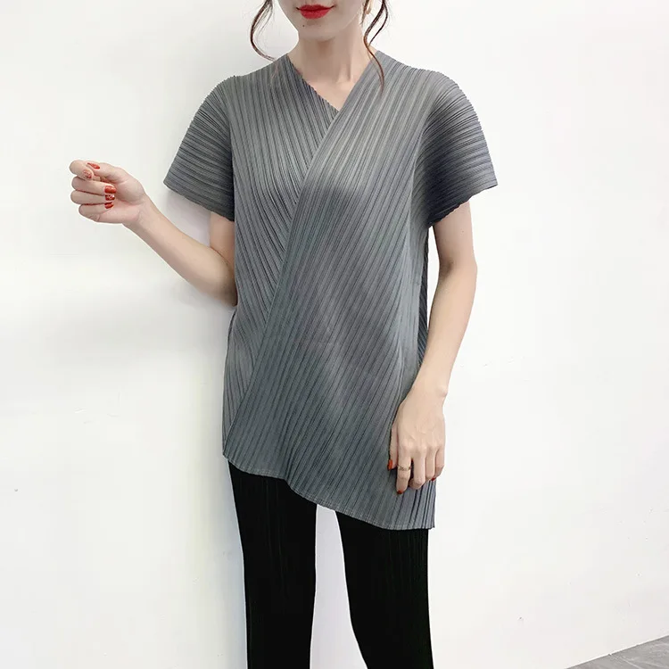 Miyake плиссированная футболка модная Новая летняя футболка с коротким рукавом топы с v-образным вырезом повседневные Асимметричные женские рубашки размера плюс