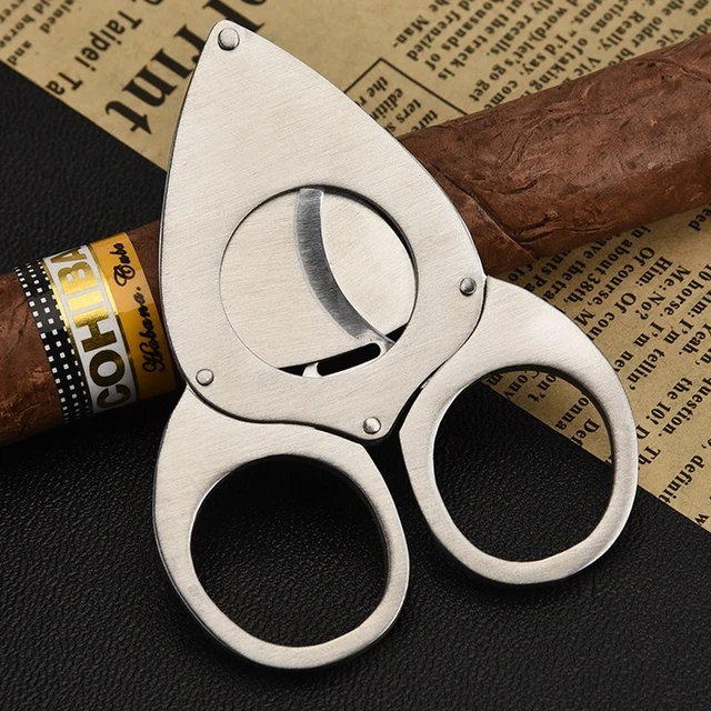 Stainless steel cigar scissors bat double-edged cigar shearing device.