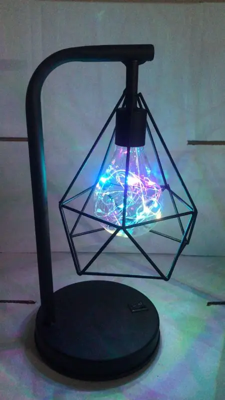 A LED Table Lamps Retro Black Geometric Wire Industrial LED Light Bulb Table Lamps Bed Side Battery Table Lamp - Цвет: A