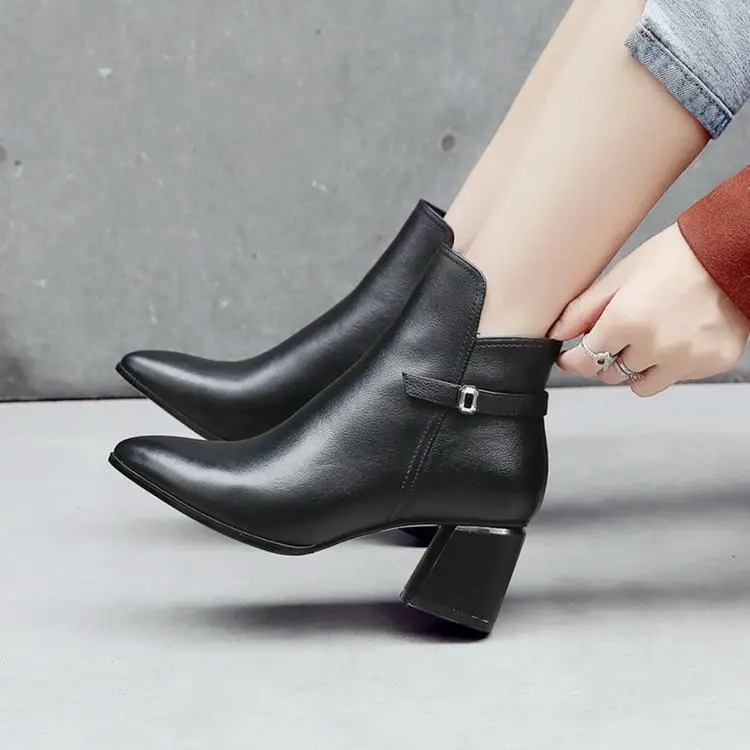 

Pointed women's boots, leather boots, women's high heel boots in winter, children's upper cowhide.