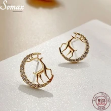 Pendientes de plata de ley 925 con forma de Luna y alce, aretes pequeños y exquisitos, chapados en oro de 14 quilates