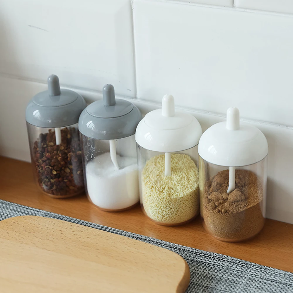 

1pcs Plastic Spices Salt Pepper Shaker Seasoning Jar Can Barbecue Seasoning Vinegar Bottle Kitchen Cruet Container With Spoon