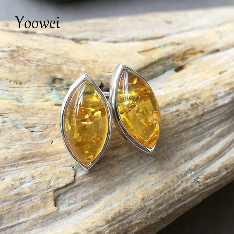 

Yoowei 2019 New Women Amber Earrings for Gift 100% Natural Small Oval Stud Earring Baltic Amber Jewelry Wholesale ambar kehribar
