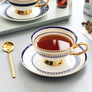 

Luxury European Coffee Cup Portable Porcelana China Creative Tea Cups Set With Handle Saucer Szklanki Do Kawy Home Decor OO50BD