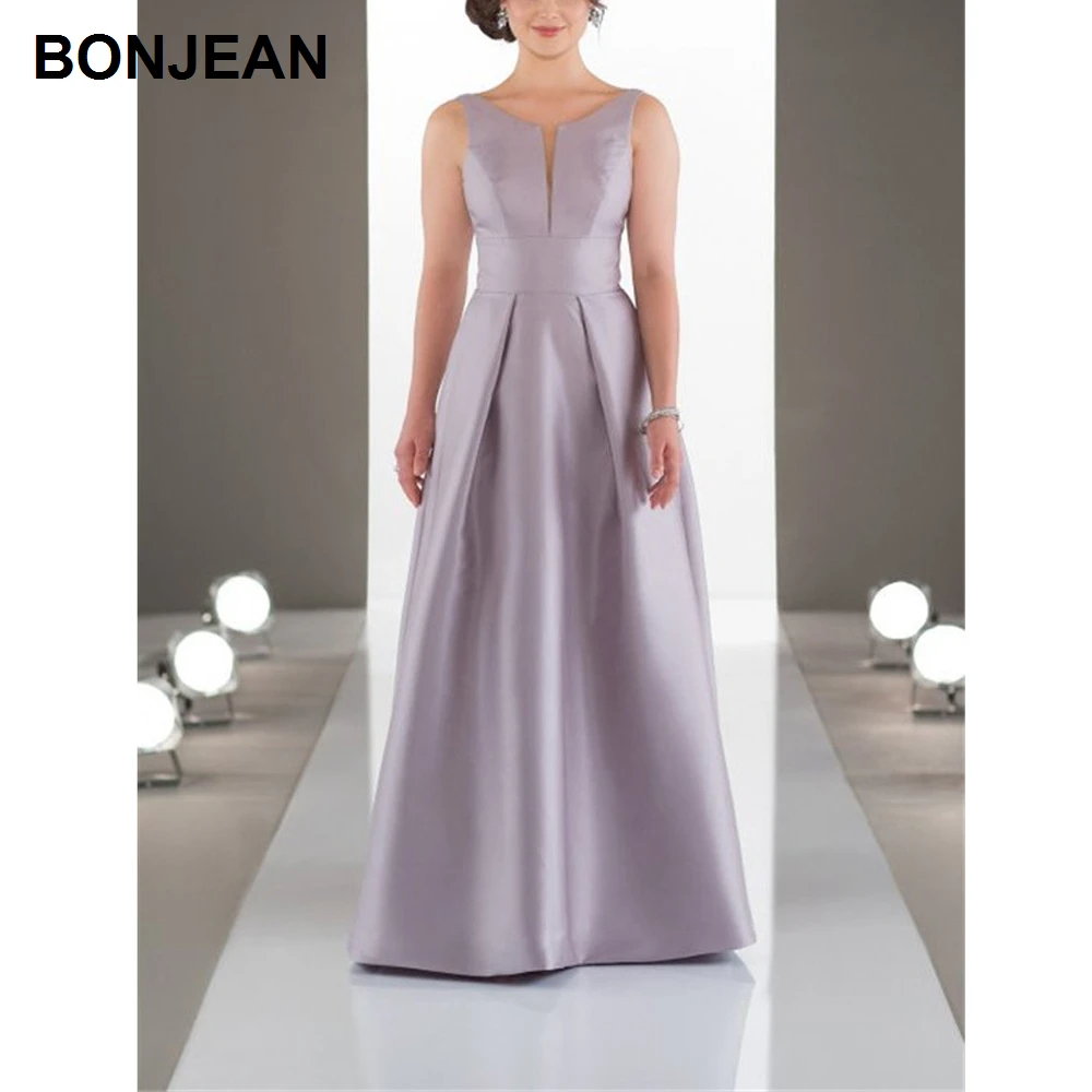Classic, simple and very fashion-forward, this bridesmaid dress by Sorella Vita is incredible (3)