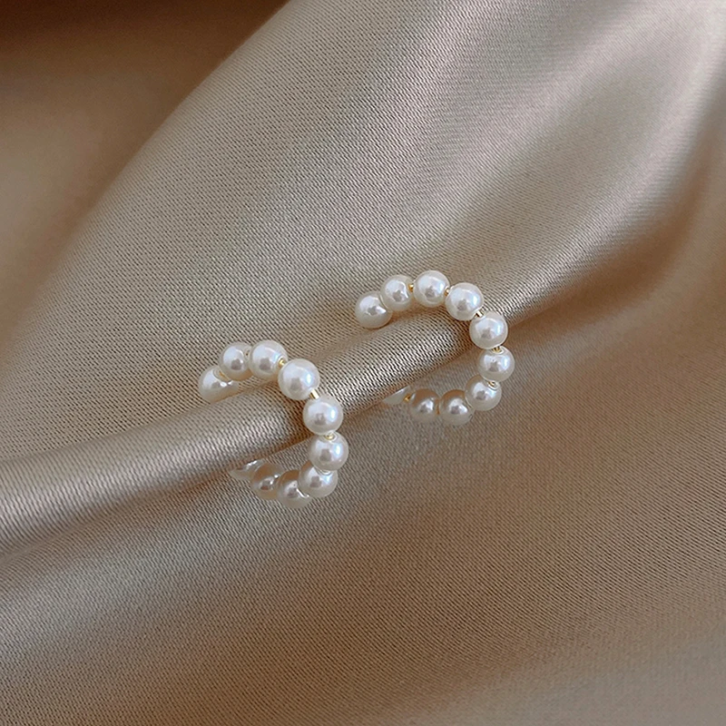 Pearl Ear Cuff Clip Earrings Non-Piercing Bone C-shaped Ear Ring Without Puncture Minimalist Earrings for Women Fashion Jewelry
