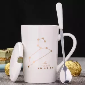 Чашка керамическая чашка кружка с крышкой с ложкой Мужская и женская пара креативная чашка Бытовая чайная чашка молочная чашка кофейная чашка Tazas стакан - Цвет: Leo