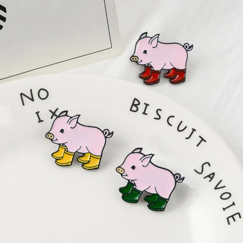 

Cartoon Cute Pig Wearing Shoes Alloy Brooch Lightweight Clothes Pin Badge Enamel Lapel Dresses Hat Scarf Decor Accessory
