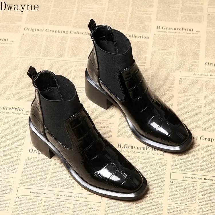 

Booties female 2019 new Korean version of the small boots with thick winter Chelsea patent leather with boots.