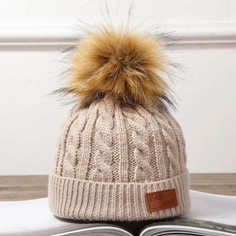 Хаки Модная женская зимняя теплая шапка с милым помпоном Skullies Beanies вязаная шапочка из хлопка Женская Лоскутная Высококачественная шапка для девочек - Цвет: Хаки