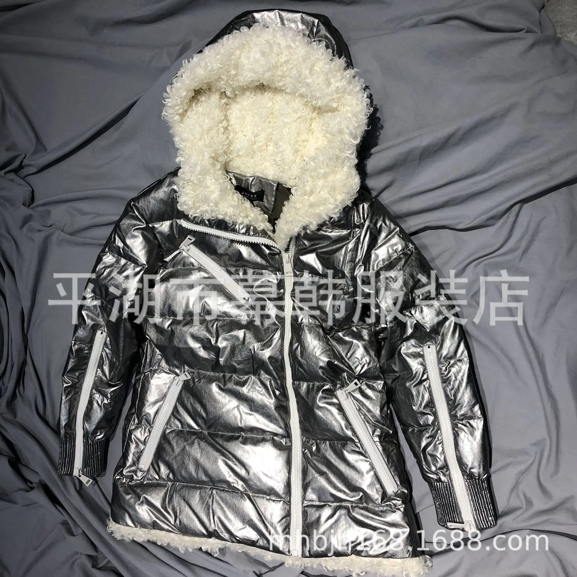 Winter New Style Silver Bright Surface Really Lamb Fur Collar Liner Joint down Jacket Women's Short Thick down Coat