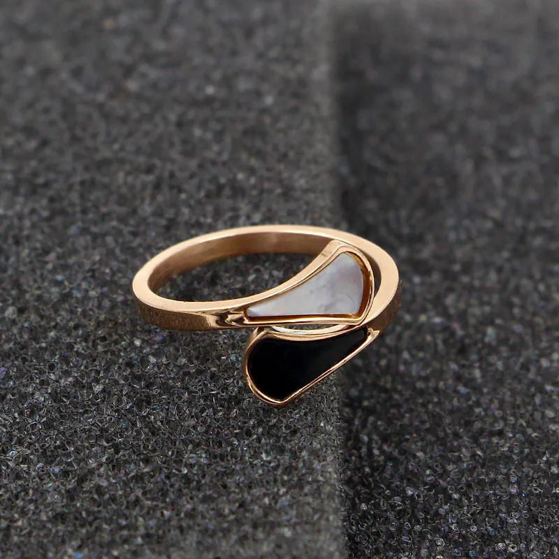 Модное Веерообразное Черное и белое кольцо из титановой стали, розовое Золотое кольцо для женщин, ювелирное изделие, подарок