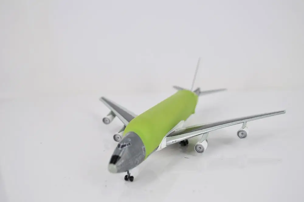 Дракон 747-400LCF 1/400 литья под давлением модель самолета