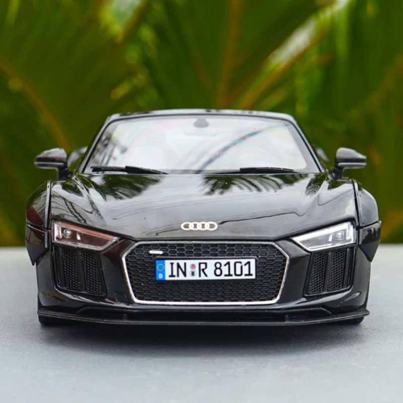 

Original 1/18 Audi R8 Spyder wide body roadster zinc alloy model with small gift