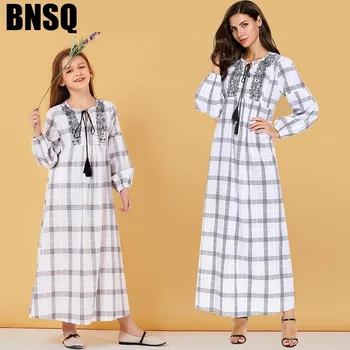

Muslim Christmas Mommy and Me Clothes Plaid Princess Long Wedding Maxi Dress Baby Girl Long Dress Love Mother Daughter Vestidos