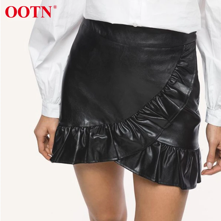 OOTN черная кожаная юбка Женская Осенняя зимняя офисная мини-юбка Женская Асимметричная короткая юбка с высокой талией и рюшами уличная одежда