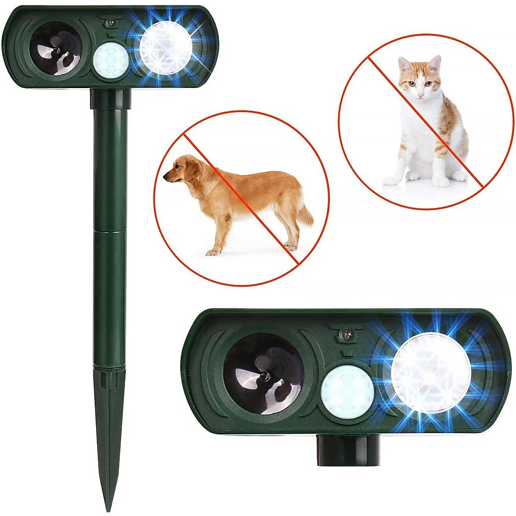 Solar Sonic Animals Repeller with Motion Sensor Flashing LED Light Outdoor Garden Driving Device | Дом и сад