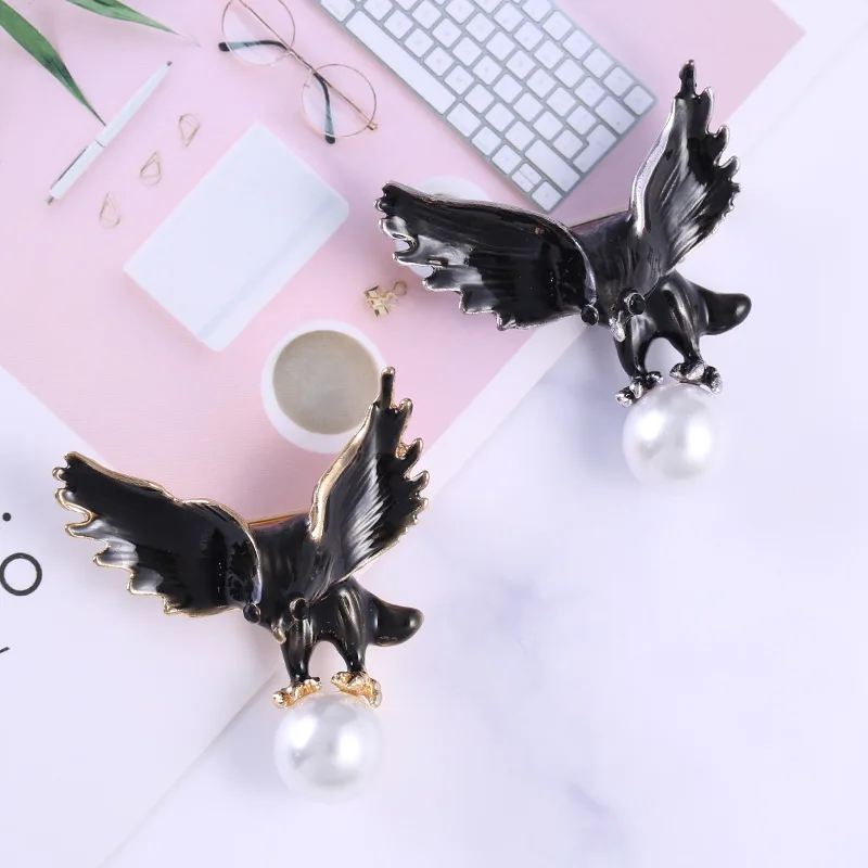 2019-New-Fashion-Eagle-Pearl-Brooch-Men-And-Women-Models-Brooch-Glamour-Party-Jewelry-Brooch (4)