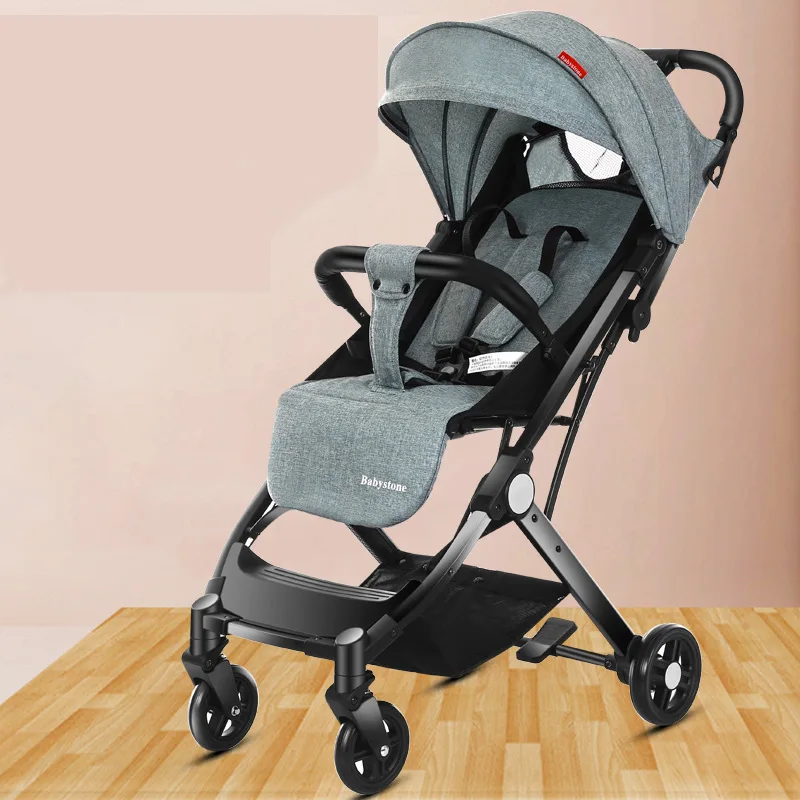 

New high view stroller four-wheel folding stroller for children can lie down and sit on a plane with small size.