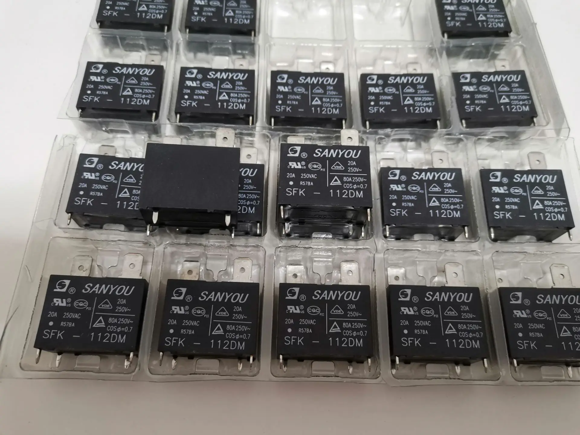 Бесплатная доставка новый чип SFK 112DM HF102F 12VDC G4A 20A 250VAC 50 шт./лот|20a relay|relay 50pcsrelay 20a |