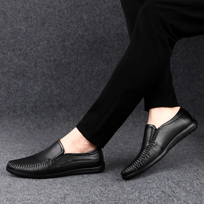 Осенние мужские туфли в горошек с острым носком; коллекция года; дышащие черные свадебные туфли; деловые туфли; мужские кожаные лоферы;* 90205