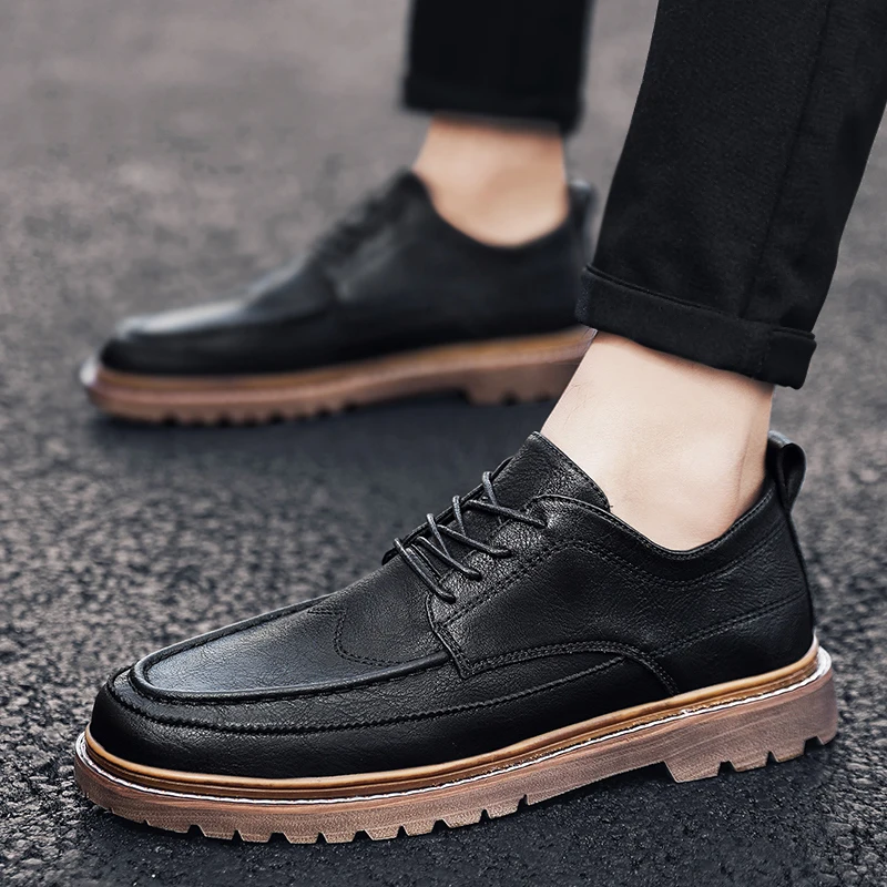 Мужская обувь Martens на шнуровке Модная повседневная с перфорацией типа броги