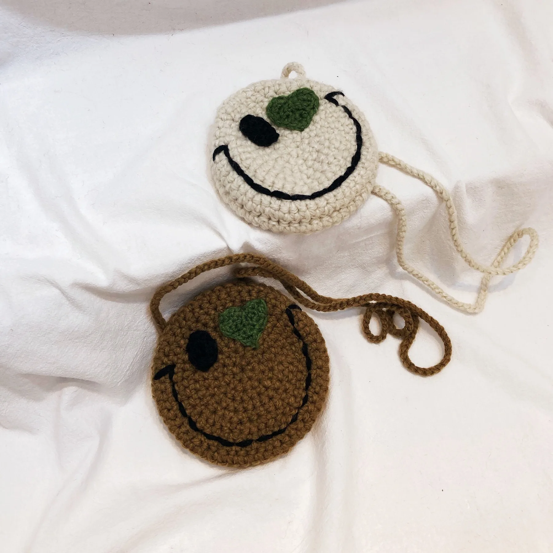 

Entirely Handmade Weaving Children Smiling Face Bag Cool Baby Woolen Yarn Bag Mini Oblique Bag Shoulder Bag Purse