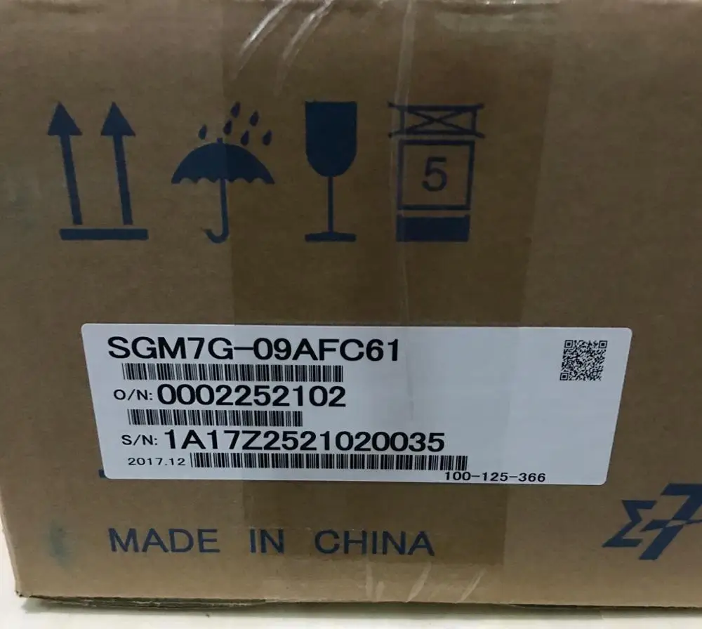 SGM7G-09AFC61 серводвигатель переменного тока SGM7G09AFC61 абсолютно 1Y ГАРАНТИЯ