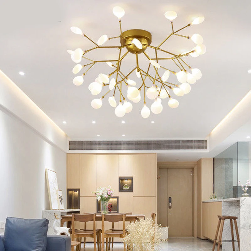 木の枝の葉の形をした大きな丸いモダンなランプ、屋内照明、装飾的な