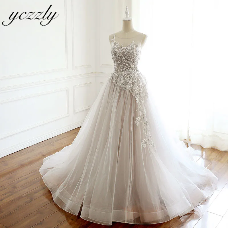 Abito Da Sposa Colorato Элегантный Совок А-силуэта Свадебные платья без рукавов Аппликации кружевные со стразами Иллюзия женские платья невесты W111