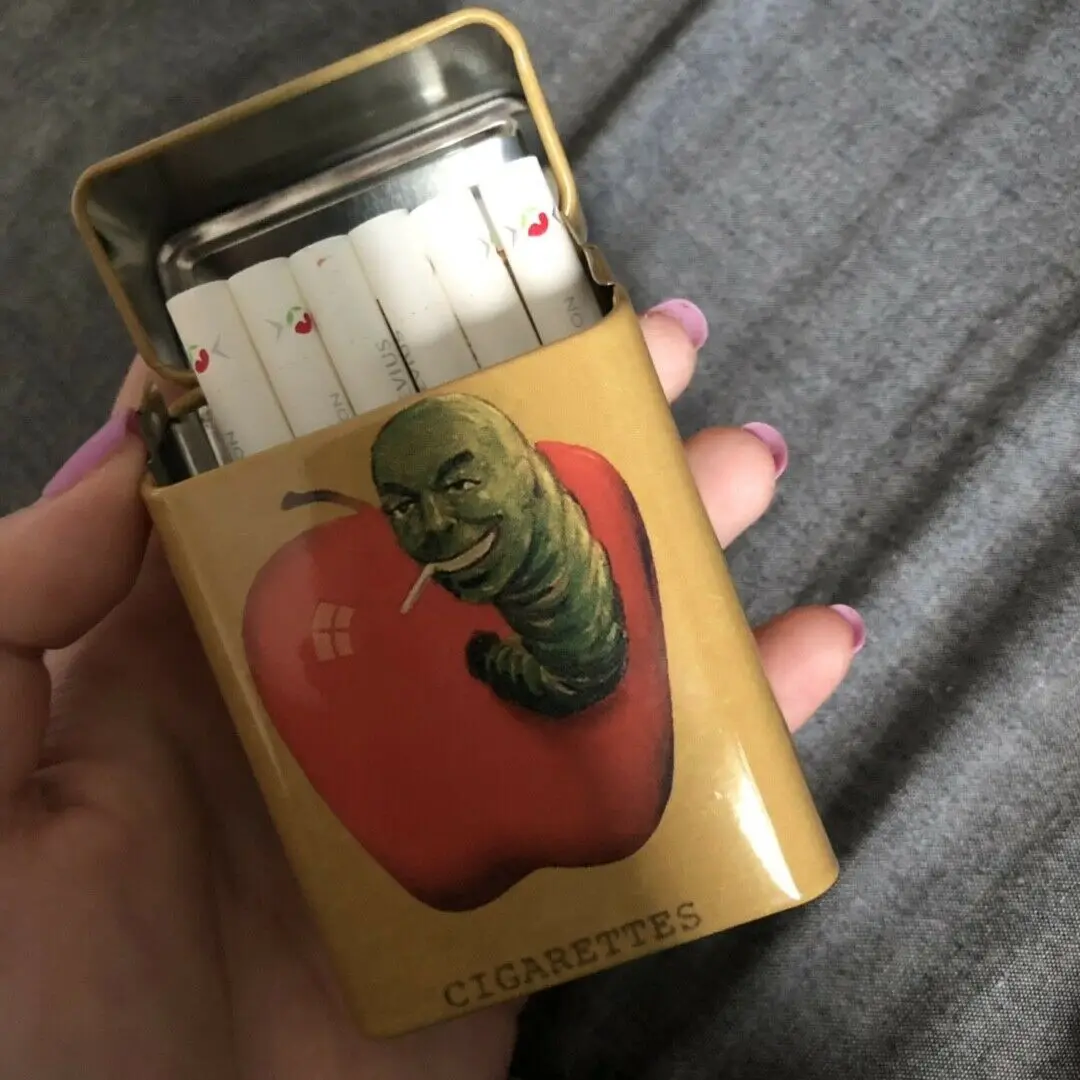 パルプフィクションミアレッドアップルタバコティンプレートメタル