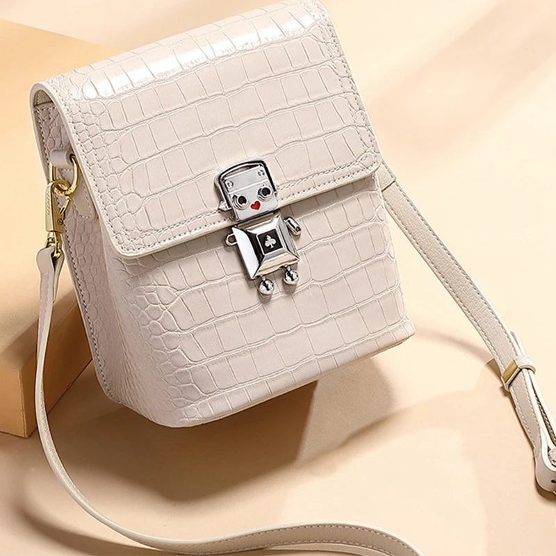 

Bags for Woman 2019 Aligator Genuine Leather Fashion Crossbody Bucket High Relief Robot Purse Handbag