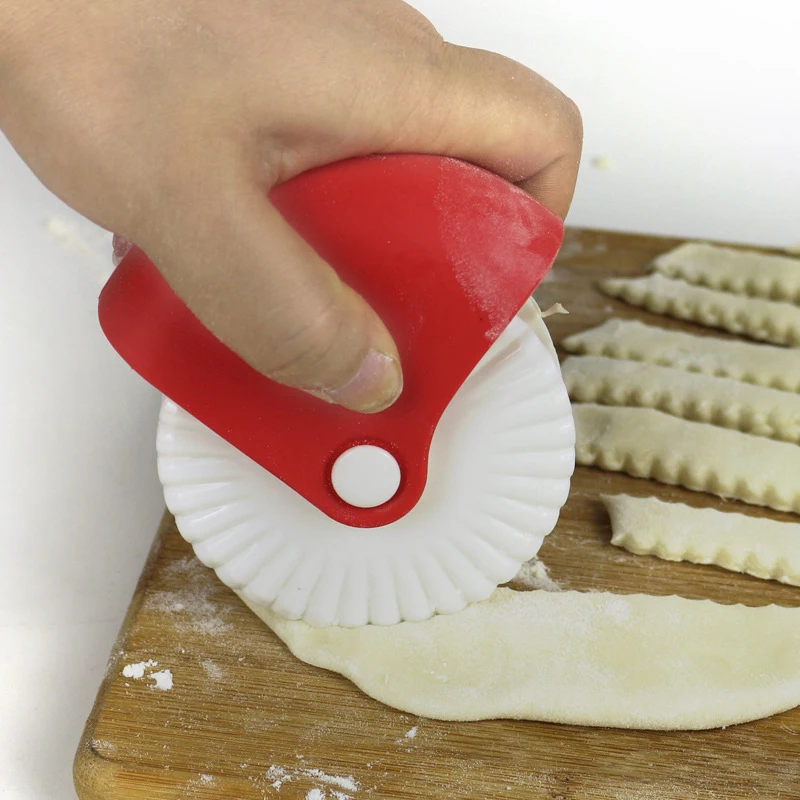 Creative Pastry Cutter Plastic Wheel Roller for Pizza Pie DIY Dough Cutter Noodle Maker Kitchen Dough Pastry Tool BPA Free