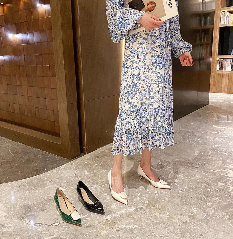 Women Luxury Pumps Slippers Fashion Metal Buckle Brand Mules Pointed Toe Slip on Low Heel Dress Shoes Women Outdoor Slides