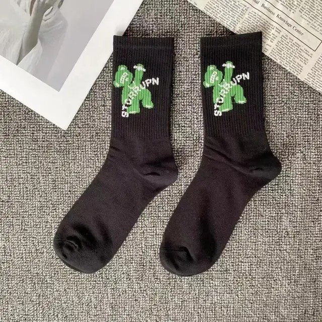 Street fashion creative Travis Scott socks interesting design pattern hip hop men socks happy novelty crew men socks 43