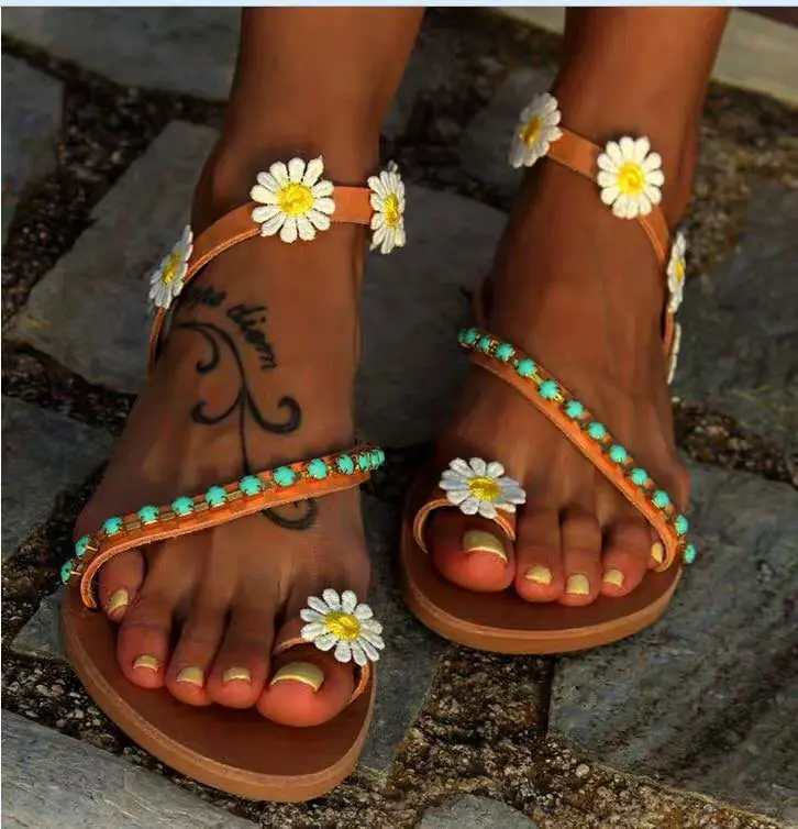 

2019Summer Women Shoes Flat Heels Sandals Fashion Female Comfortable Sweet Flowers Beach Sandals Plus Size 35-44 Summer Sandals