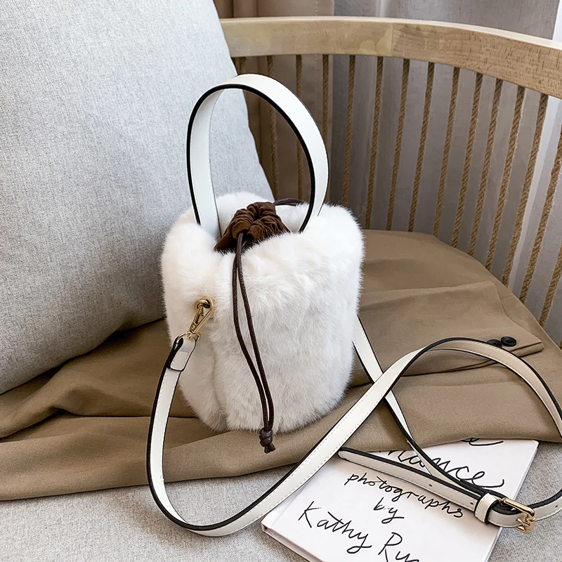 Luxury Ladies Bag Winter Crossbody Fashion Designer Bags Famous Brand Women Bags High Quality Plush Women's Bag Rounded Handles