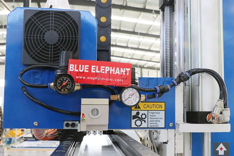 Китай 1836 3D древесины CNC маршрутизатор 4 Станок Для осевой резки по