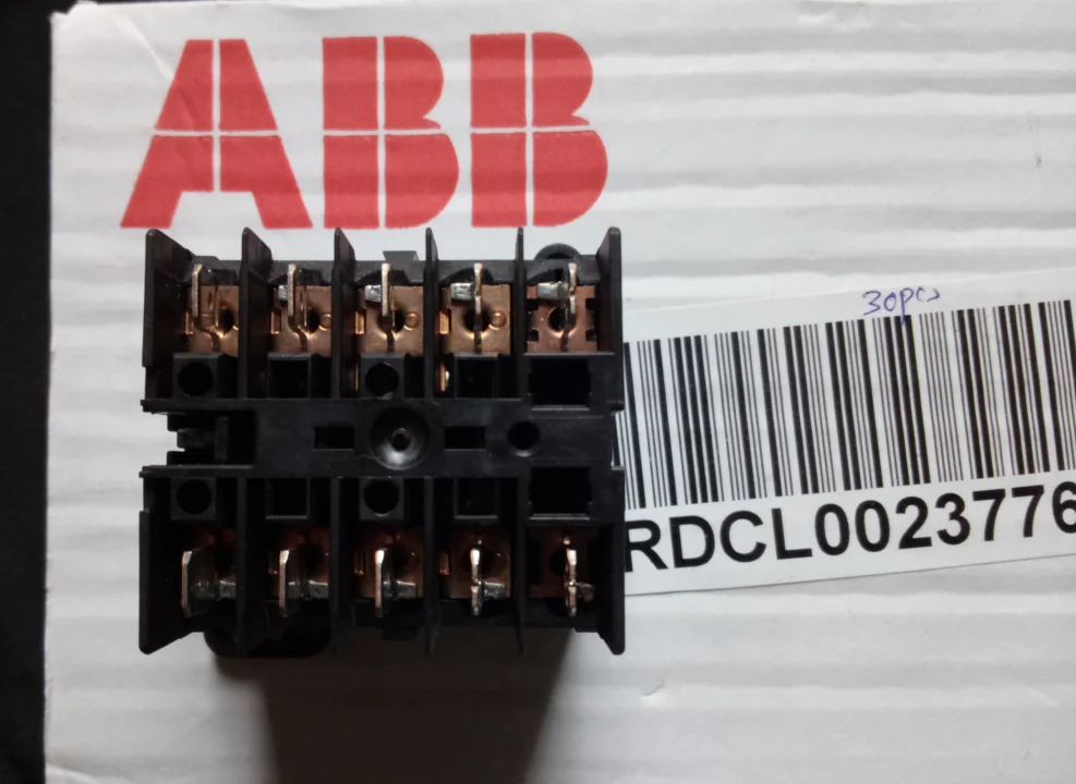 Оригинальный Новый контактор ABB IEC/EN 60947-4-1 (широкая ножка) 24 в тепло на 1 год шт. |