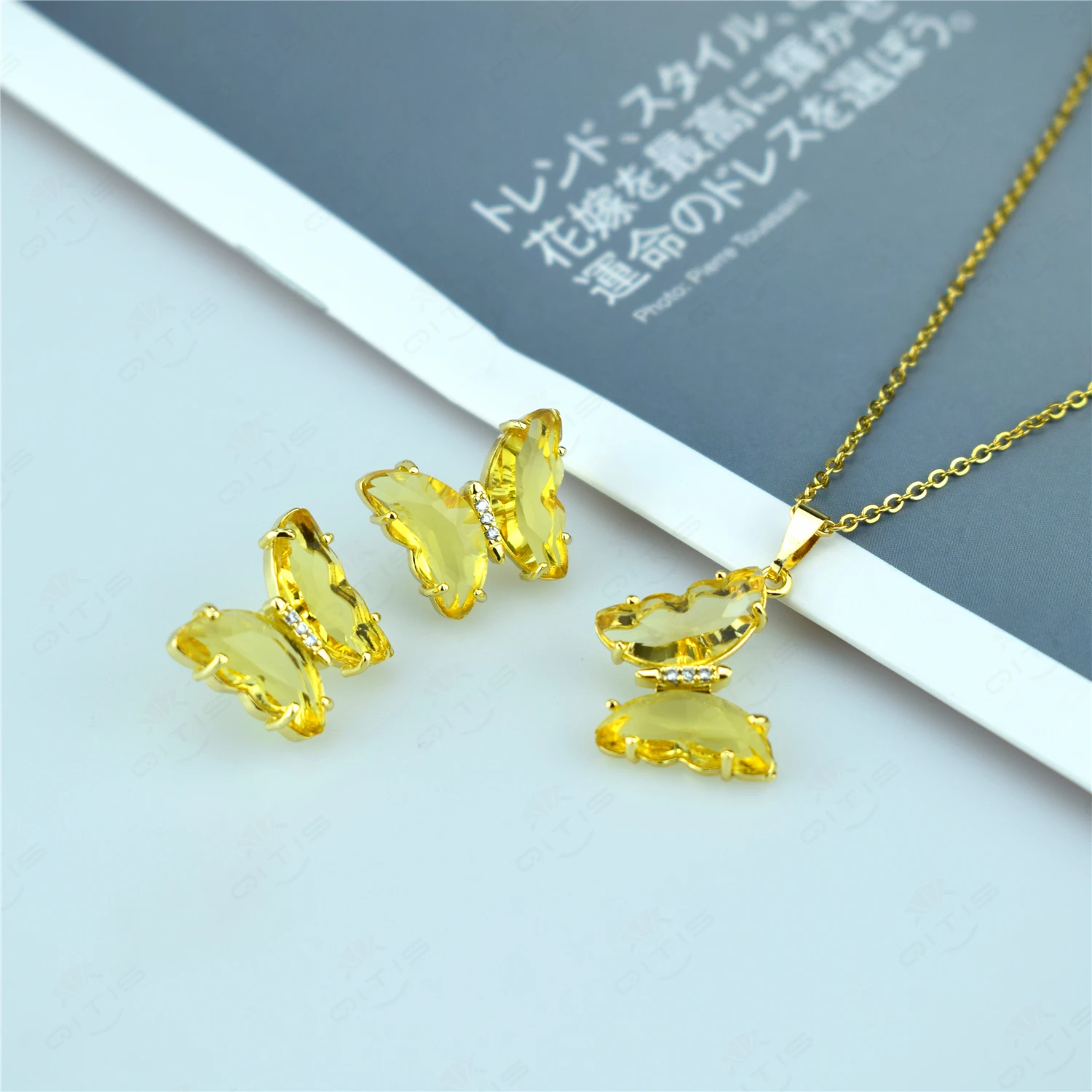 latest fashion necklace designs 2021 New Fashion Hot-selling Butterfly Crystal Necklace AAA Micro-set Zircon Stud Earrings Jewelry Gift Wholesale Direct Mail fashion pearl necklace Fashion Jewelry Sets