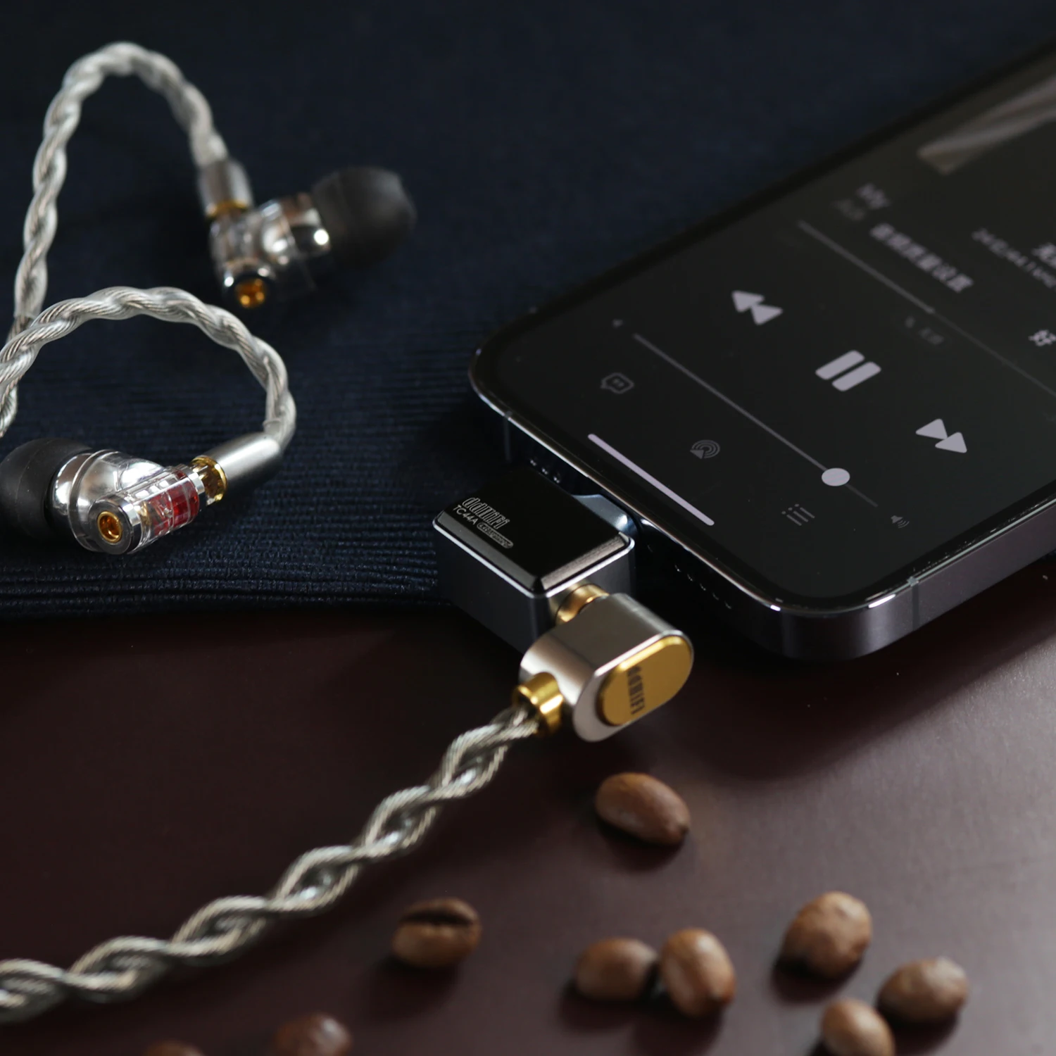 DD ddHiFi TC44A Light-ning to 4.4mm, Compact Adapter, T-Shaped Light-ning OTG Plug, Native DSD256 and 32-bit 384kHz PCM Decoding